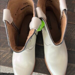 Lucchese Cream Leather Ankle Boots